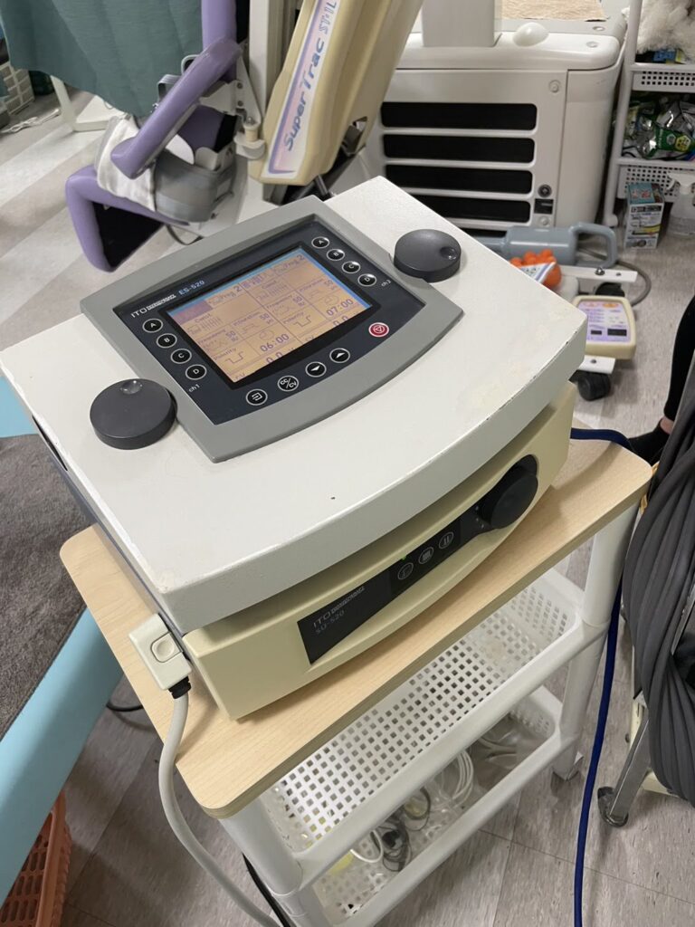 治療機械05_かわひがし整骨院